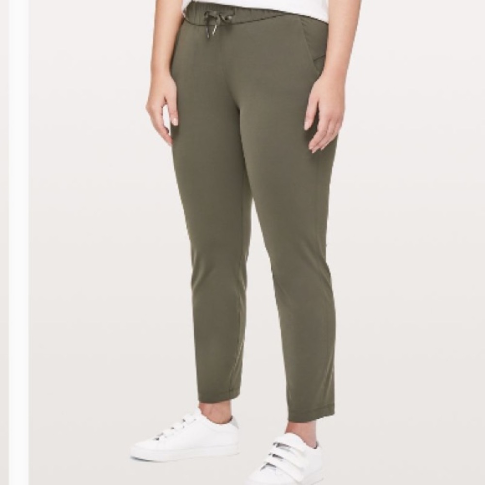 Lululemon On the fly 7/8 pant 27” olive size 6